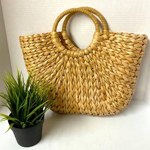 Weaved handbag